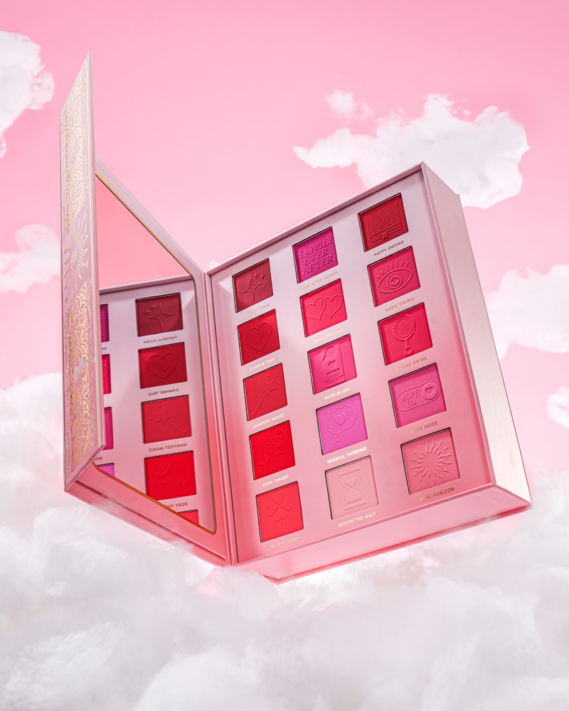 Růžová P.Louise Blushed Ever After Blush Palette součást make-upové sady Manifest The Magic Storybook