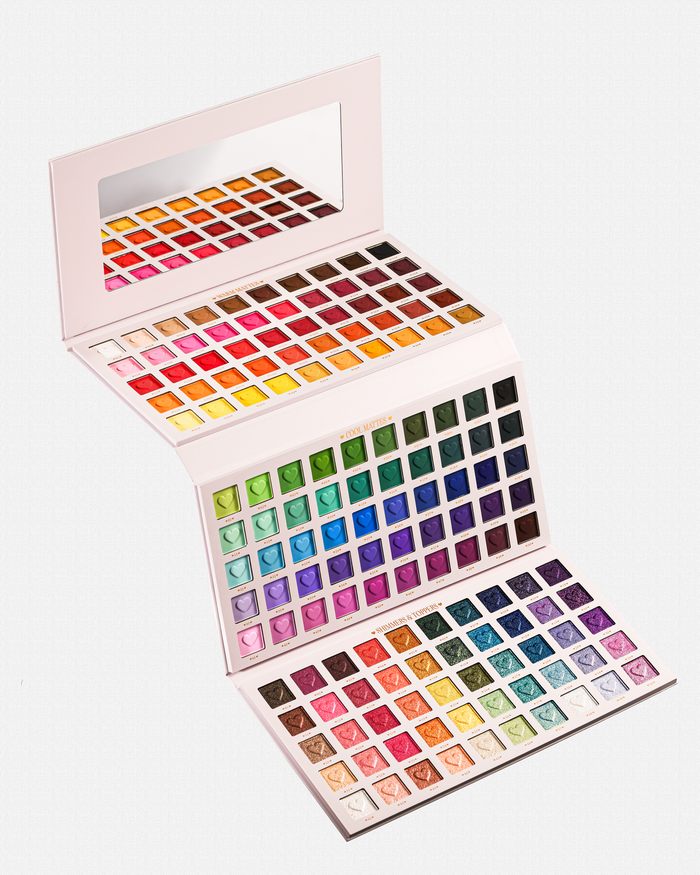 Otevřená paleta P.Louise Creative Comeback XXXL Rainbow Eyeshadow Palette se 150 barevnými očními stíny