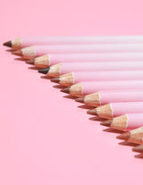 Obrázek P.Louise Ultimate Definition Sharpenable Lip Liners v nakloněné řadě zobrazující špičky vložek