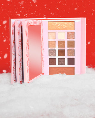 The Cosy Chronicles Christmas Face & Eyeshadow Palette