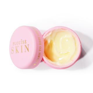 Růžová otevřená nádoba očního krému P.Louise Give It A Rest s žlutým tónovaným hydratačním krémem uvnitř